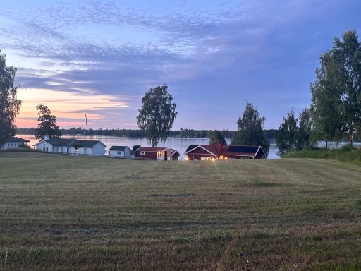 Neighbours on the right, when you arrive